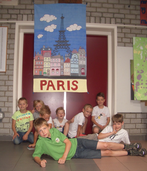 In Parijs. 